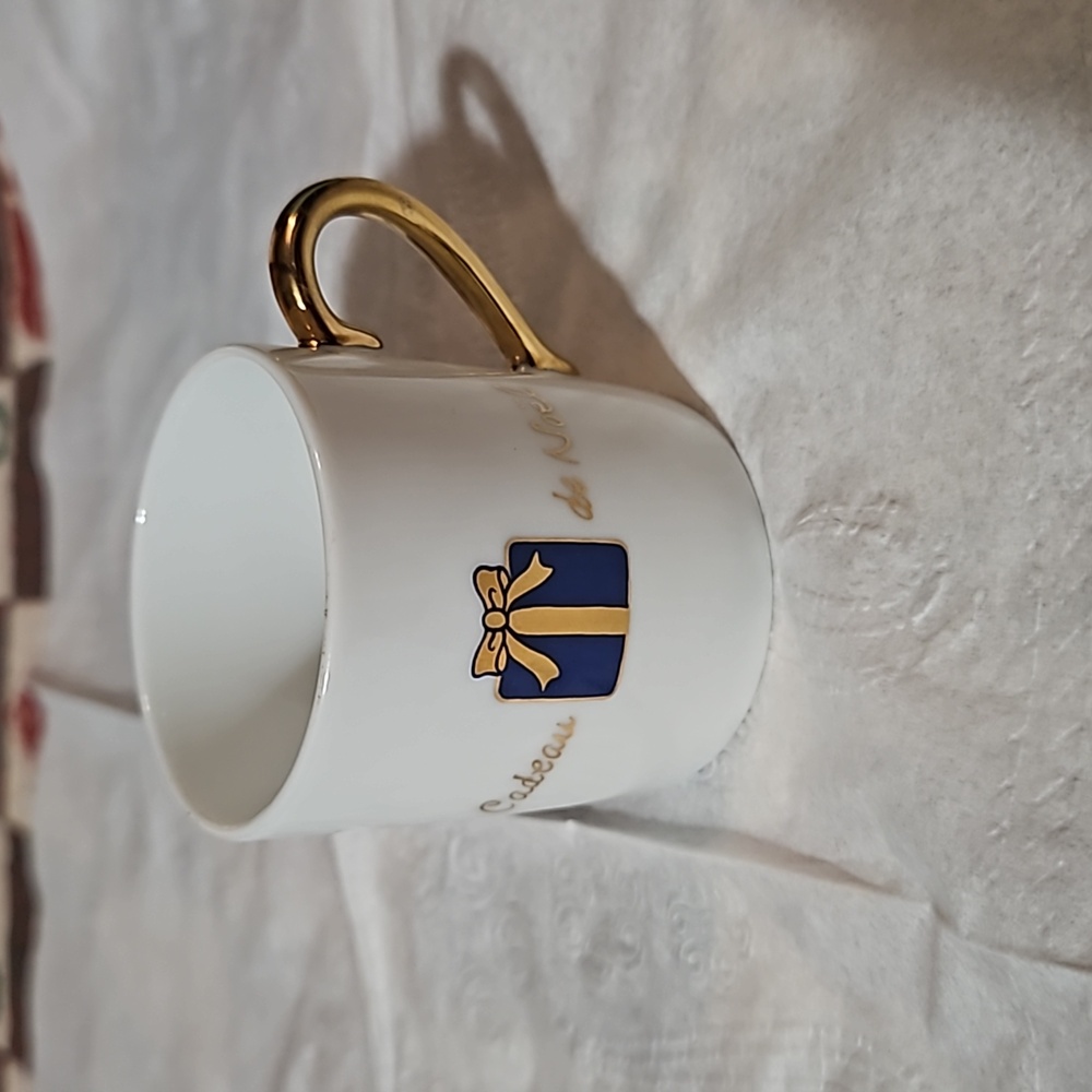 HORCHOW JAPAN Christmas Gift Espresso Cup-Cadeau de Noel (Blue gift)-Gold Trim